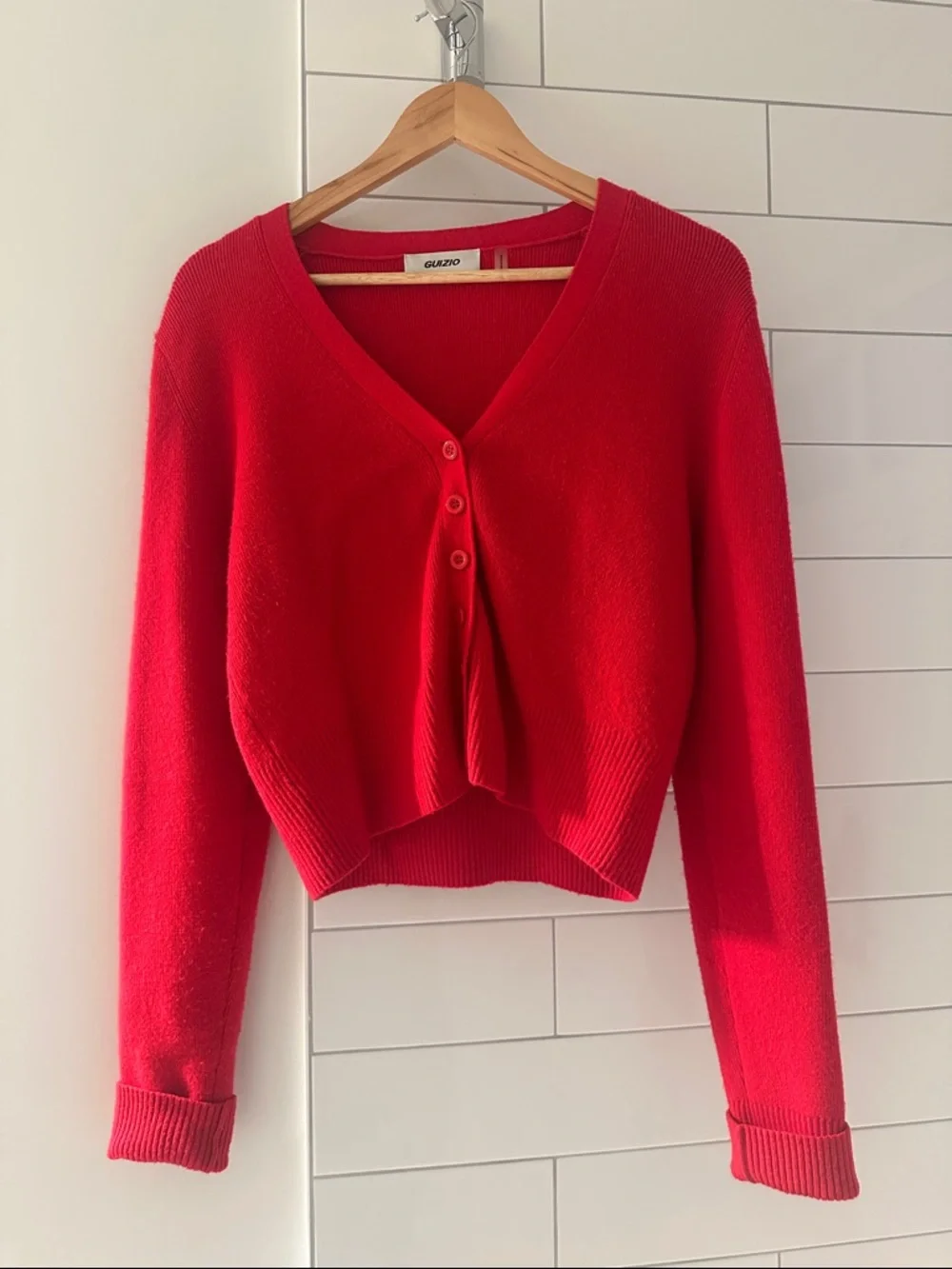 Guizio Camelie Red V-Neck Button Cardigan Sweater Size Medium